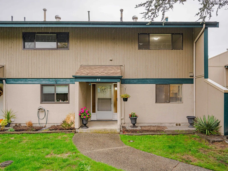 44 - 5850 177b Street, Surrey BC V3S 4J6