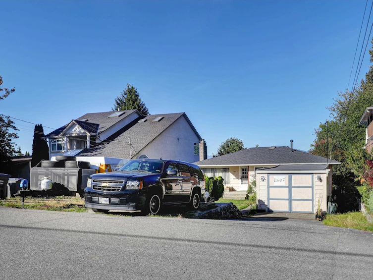 11687 98a Avenue, Surrey, BC, V3V 2L1
