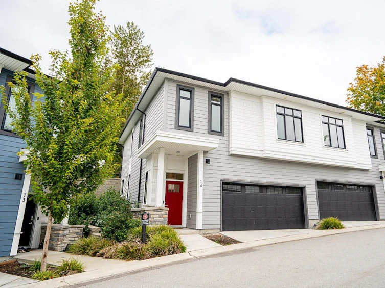 14-15255 Sitka, Surrey, BC, V3S 0B1