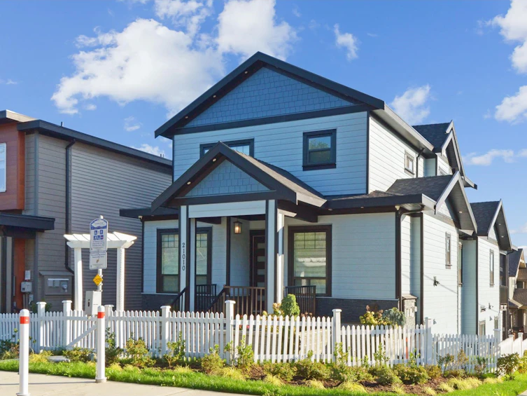 21010 72 Avenue, Langley, BC, V2Y 2R6