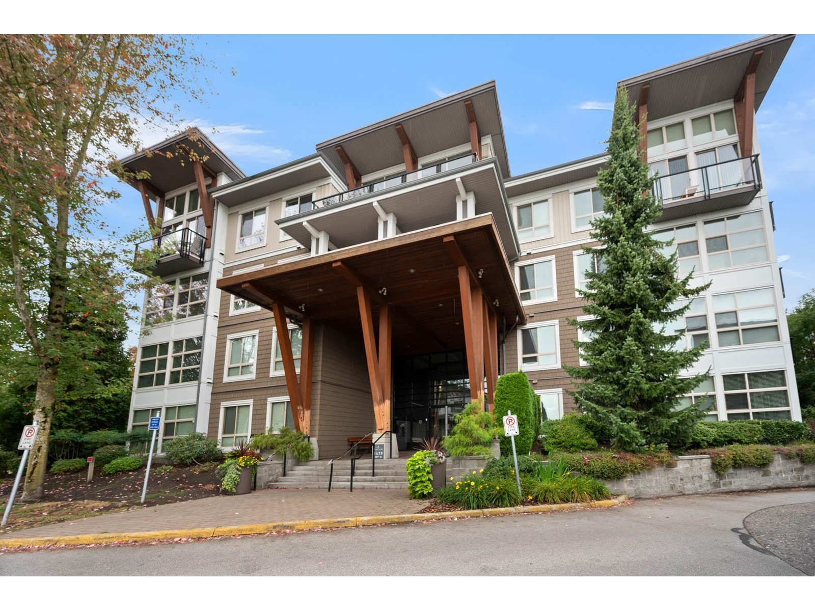 325-6628 120, Surrey, BC, V3W 1T7