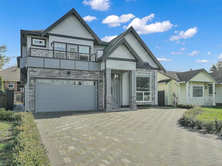8494 121a Street, Surrey, BC, V3W 3R6