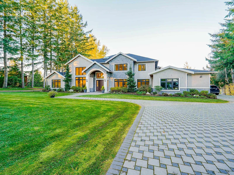 18157 21a Avenue, Surrey BC V3Z 9W2