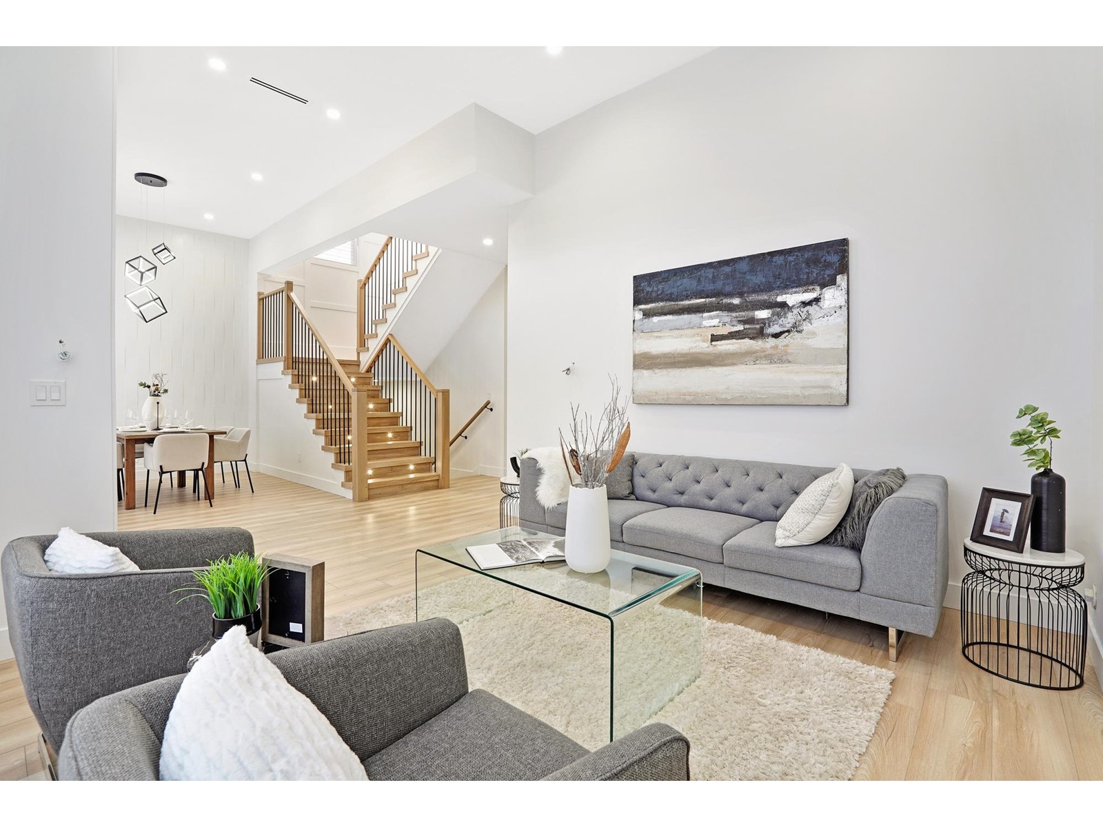 16679 15a Avenue, Surrey, BC, V4A 9A1