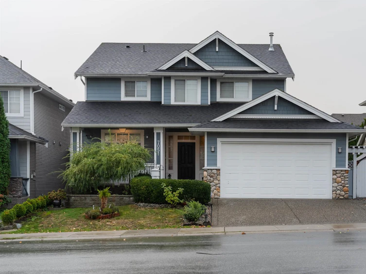 7051 196b Street, Langley, BC, V2Y 2Z7