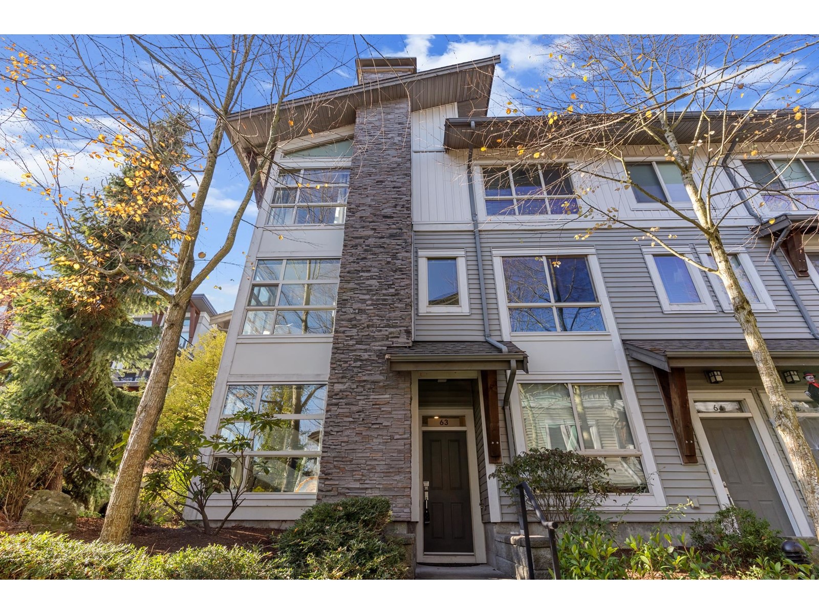 63-6671 121, Surrey, BC, V3W 1T9