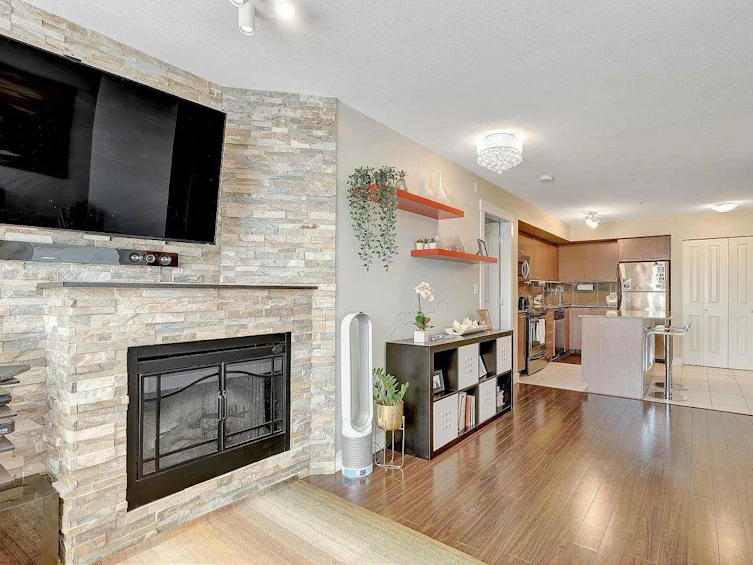 210-10822 City Parkway, Surrey, BC, V3T 0C2