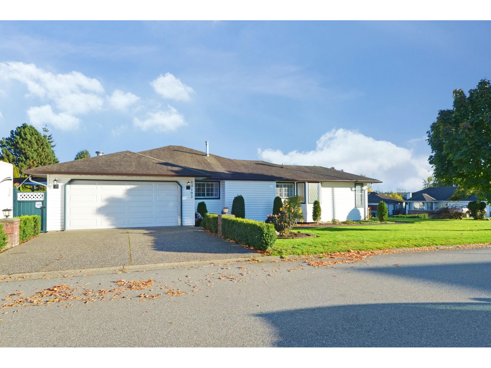 19103 Sundale, Surrey, BC, V3S 7M6