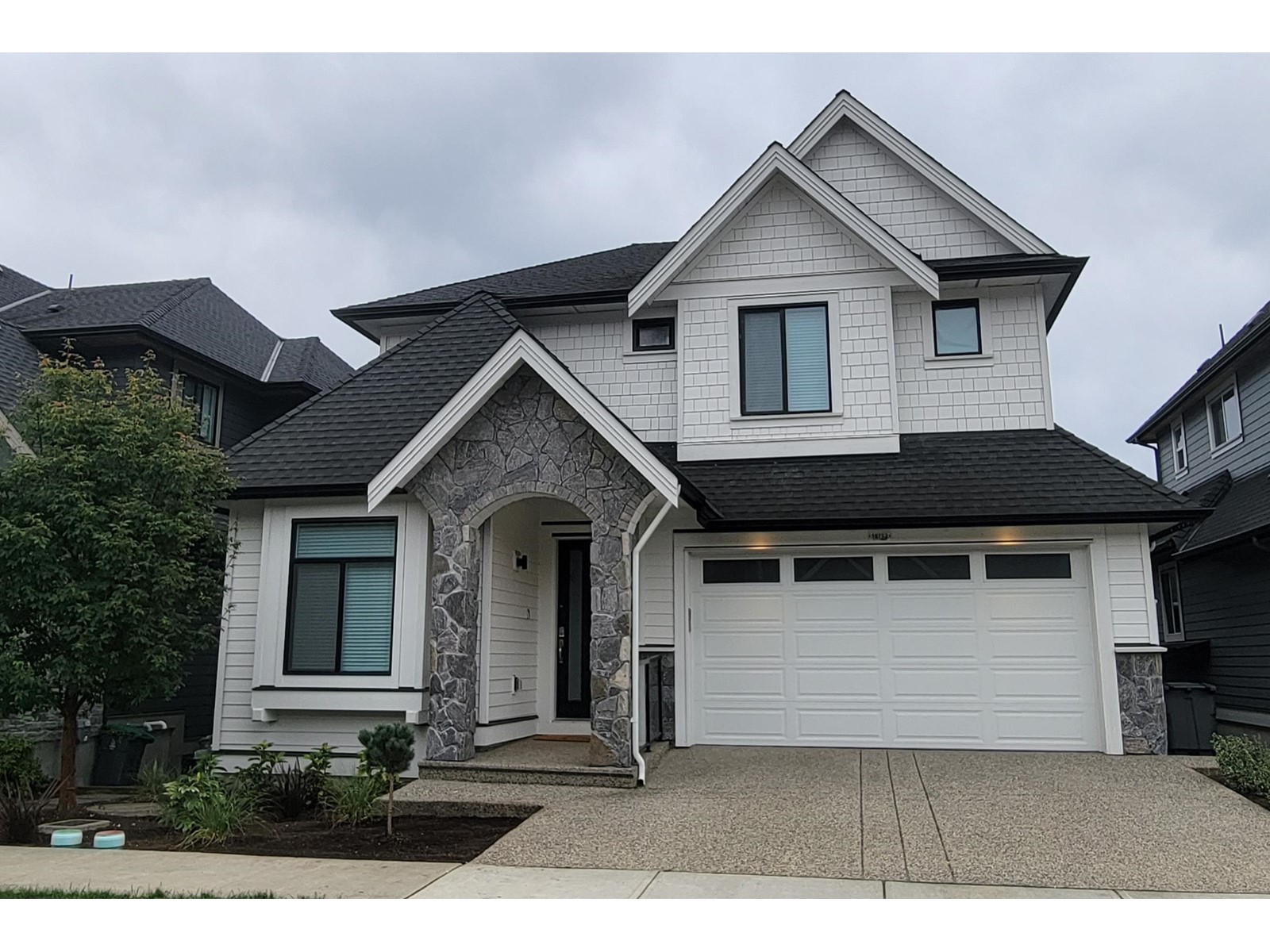 16752 17a Avenue, Surrey, BC, V3Z 0T3