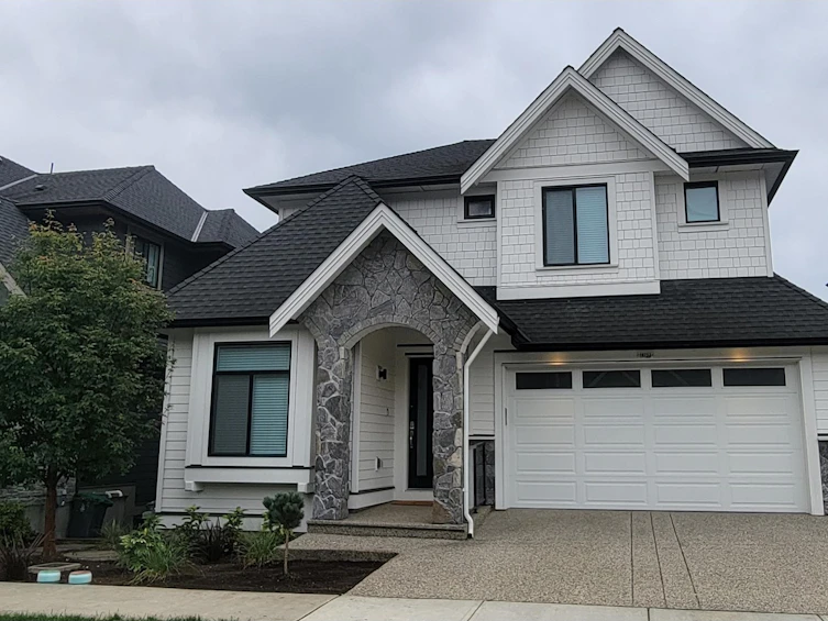 16752 17a Avenue, Surrey, BC, V3Z 0T3