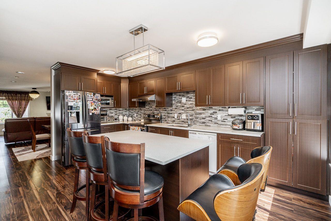 11-12070 76th Avenue, Surrey, BC, V3W 5Z2