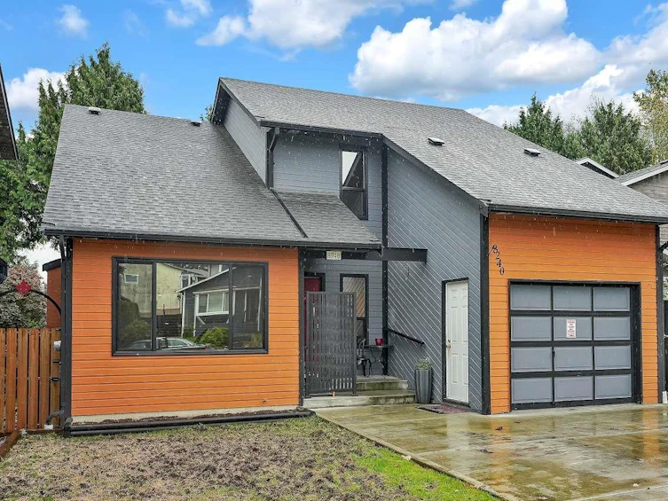8240 132a Street, Surrey, BC, V3W 8Y6