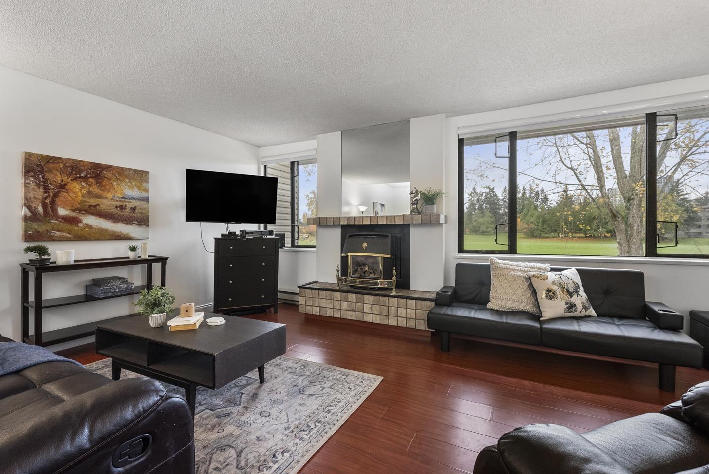 209-15313 19, Surrey, BC, V4A 1X6