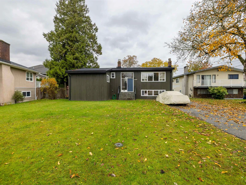 14085 71a Avenue, Surrey BC V3W 2L5