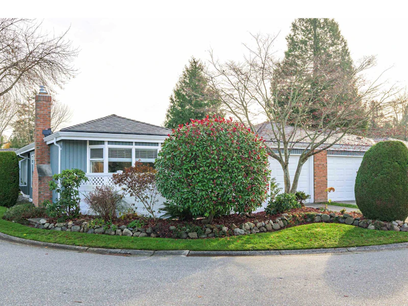 105 - 14271 18a Avenue, Surrey BC V4A 7N8