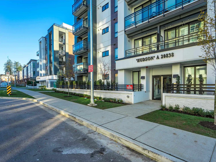 A304-20838 78b, Langley, BC, V2Y 3M1