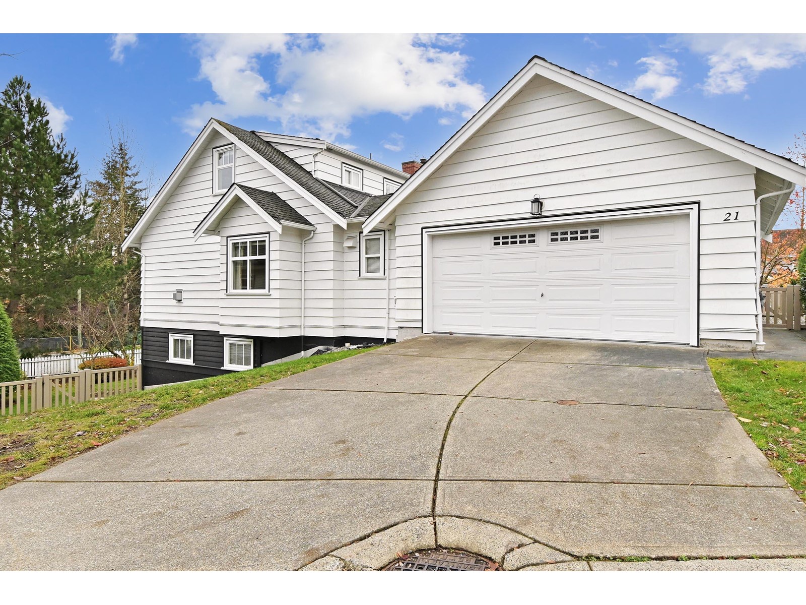 21-15188 62a, Surrey, BC, V3S 1W7