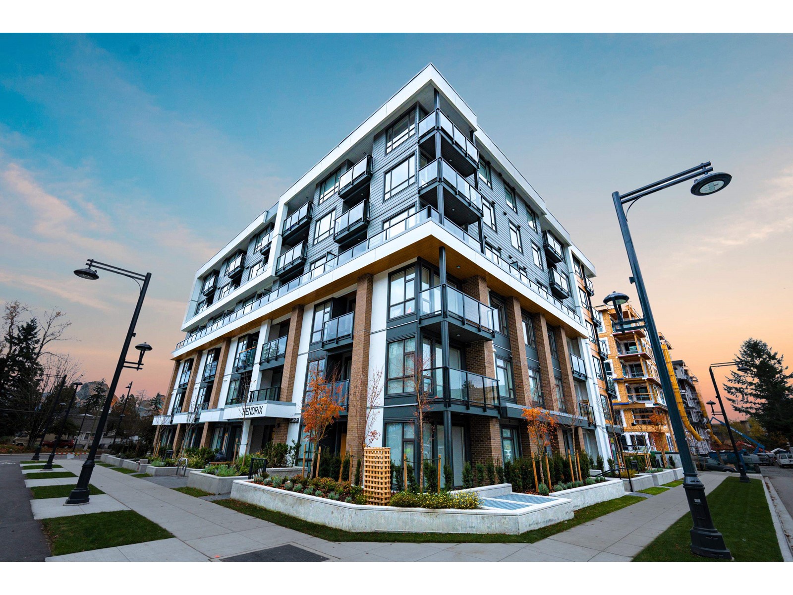 403-10778 138, Surrey, BC, V3T 4K8