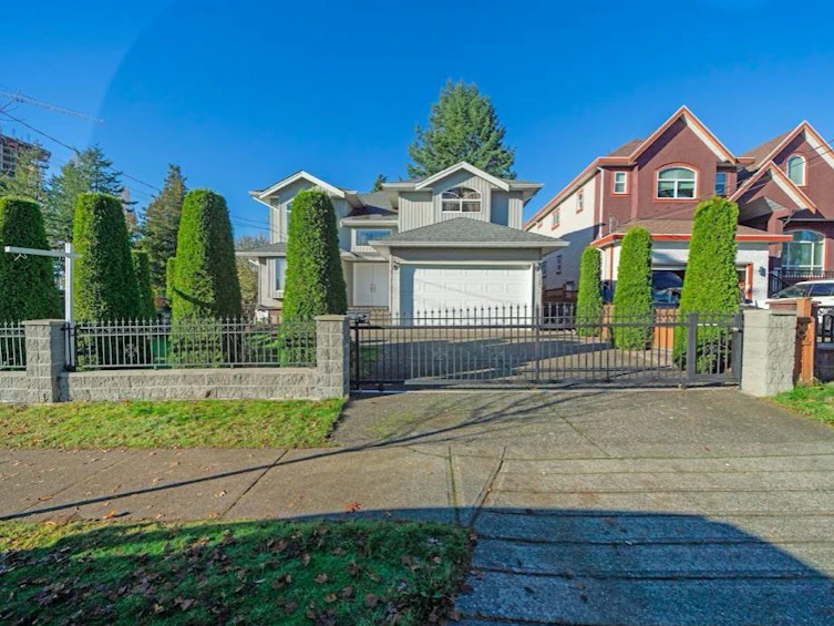 10527 138 Street, Surrey, BC, V3T 4K6