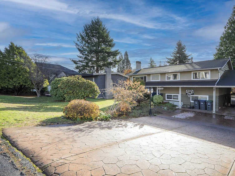 13154 15a Avenue, Surrey, BC, V4A 1M5