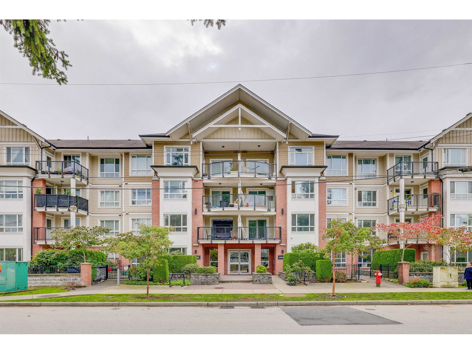 408-14960 102a, Surrey, BC, V3R 6A3