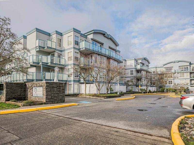 115 - 14885 100th Avenue, Surrey BC V3R 0W1