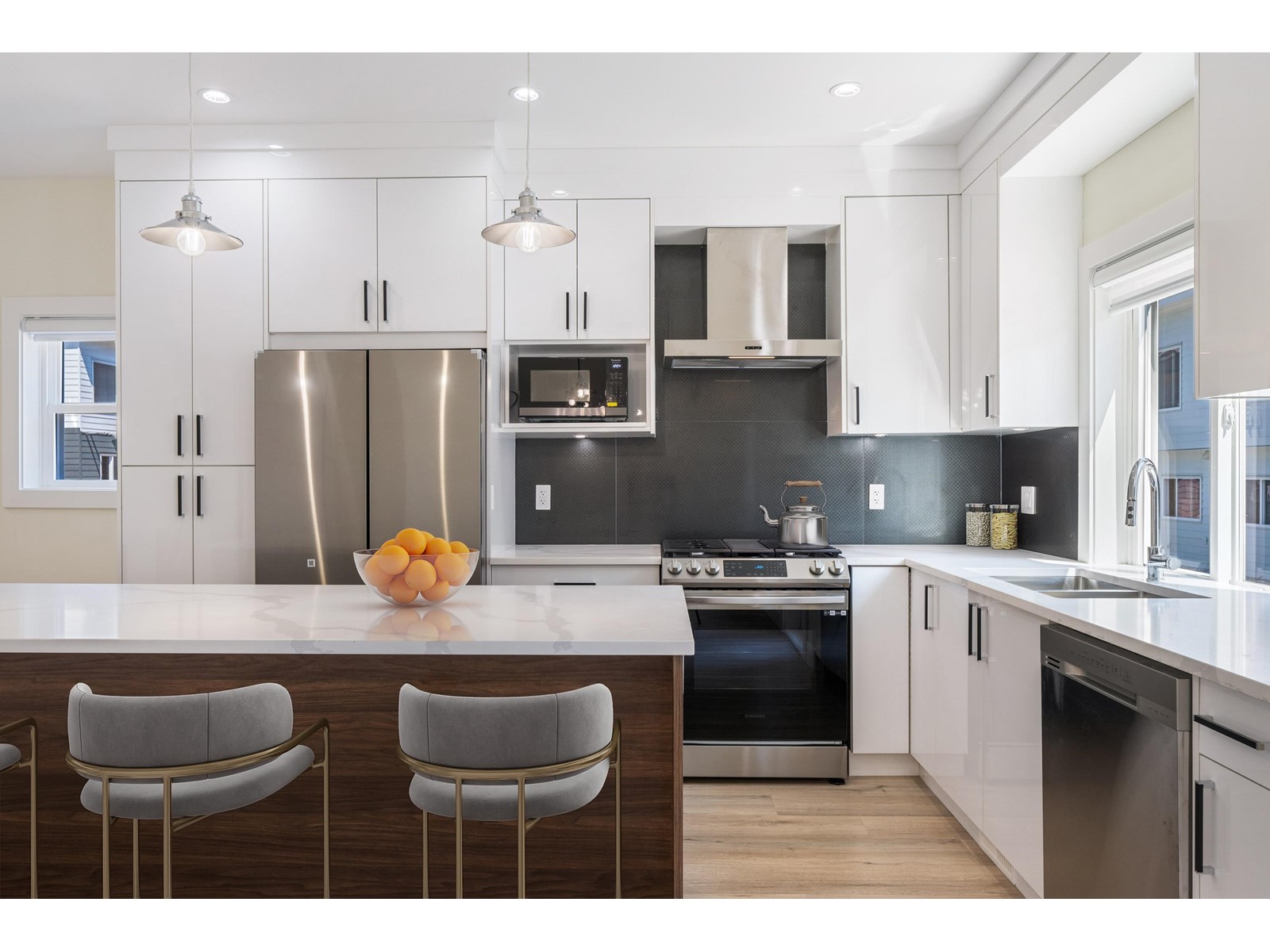 18-9652 162a, Surrey, BC, V4N 2E4