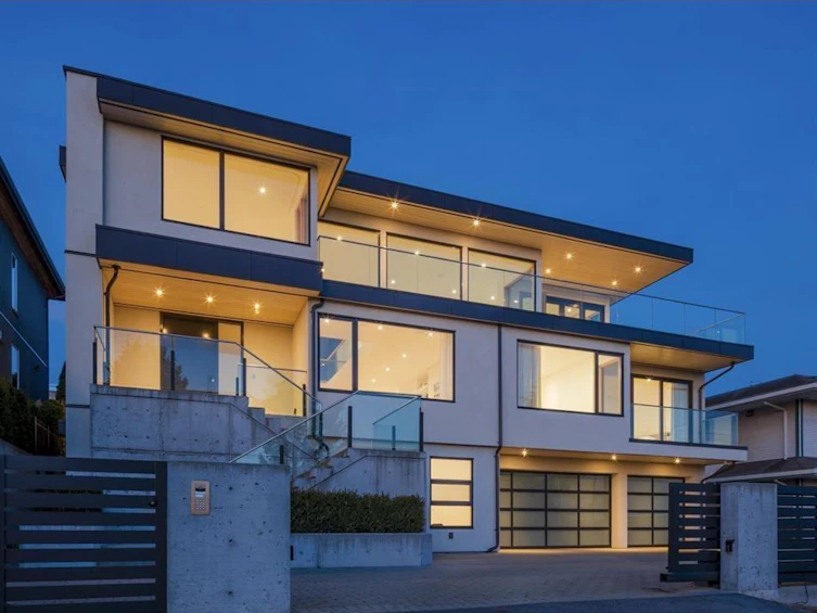 15493 Royal Avenue, Surrey, BC, V4B 1N4