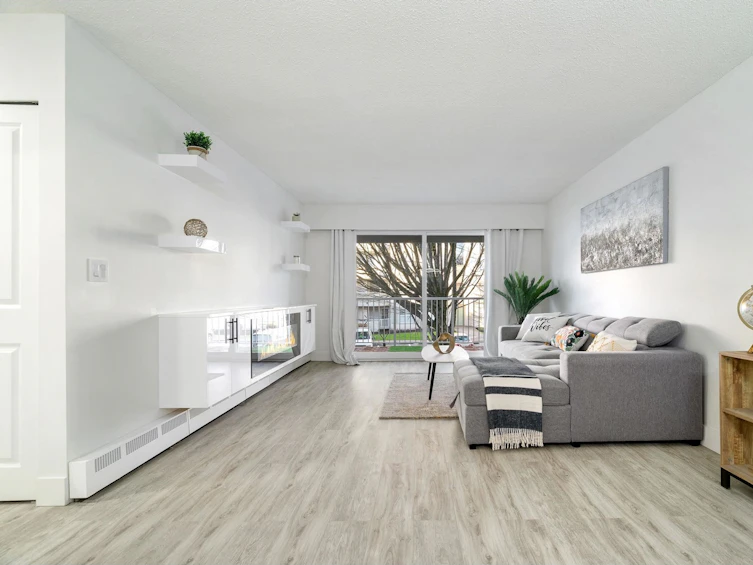 219-32850 George Ferguson, Abbotsford, BC, V2S 7K1