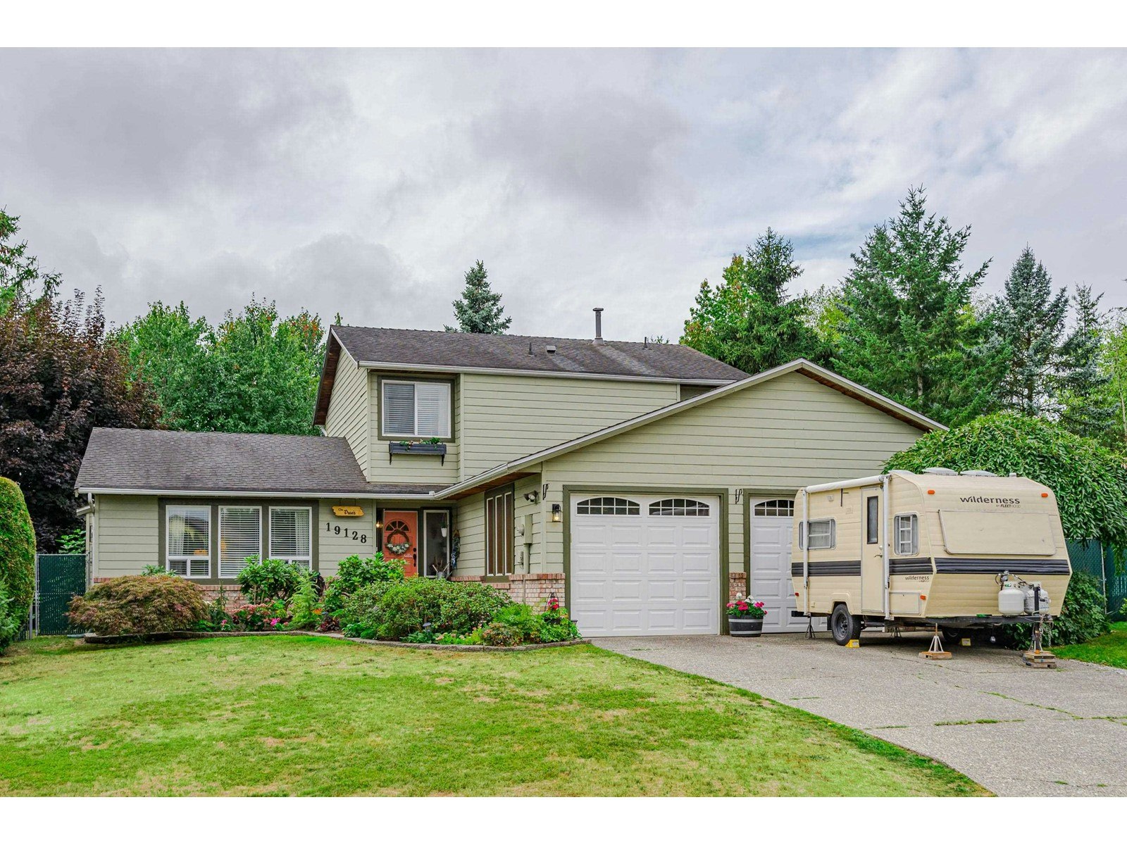 19128 58 Avenue, Surrey, BC, V3S 7M8