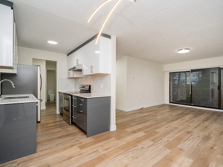 311-10061 150, Surrey, BC, V3R 4A7