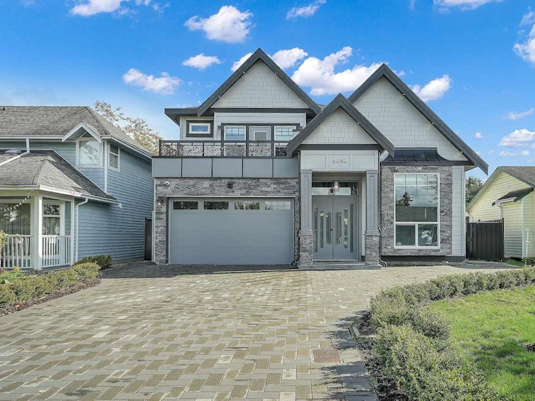 8494 121a Street, Surrey, BC, V3W 3R6