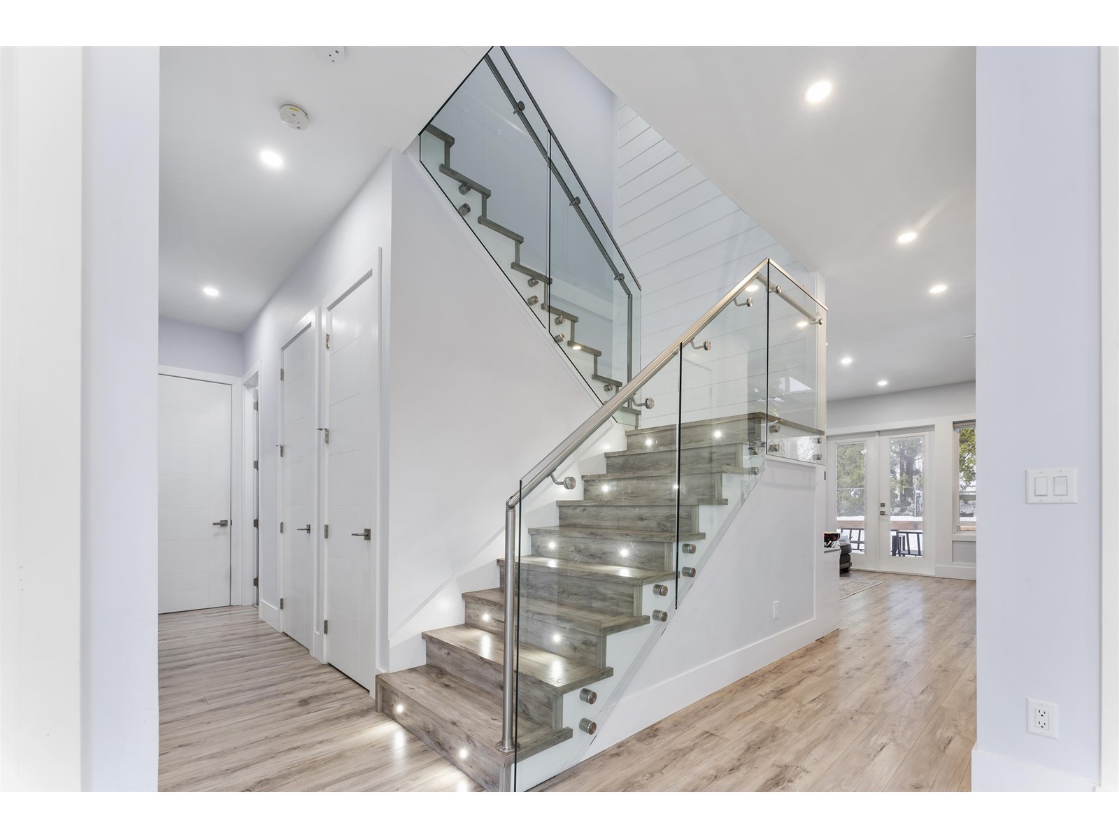 2211 154 Street, Surrey, BC, V4A 4S6