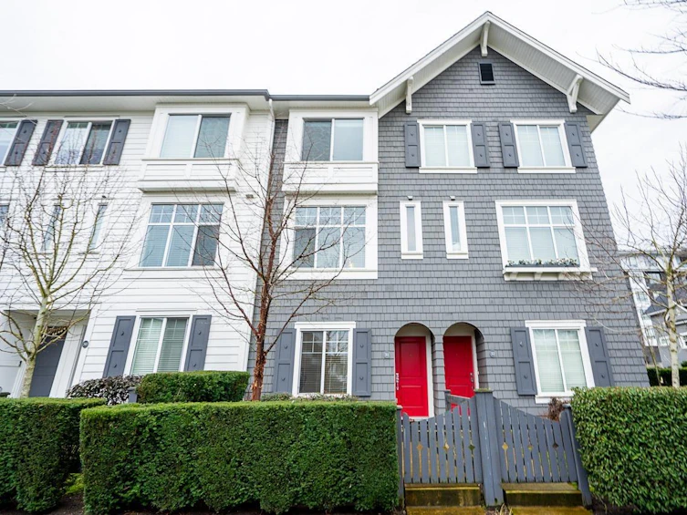 31-13636 81a, Surrey, BC, V3W 1H9