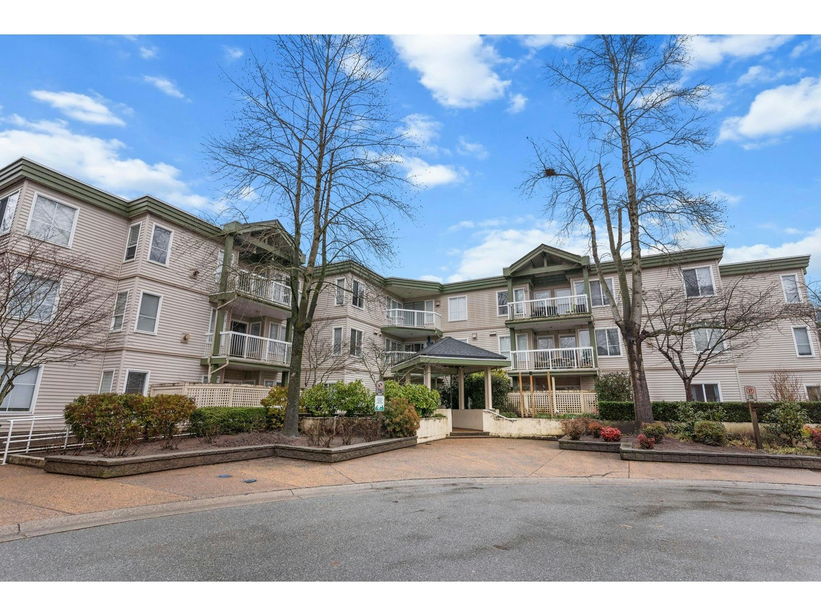 205-10678 138a, Surrey, BC, V3T 4L3