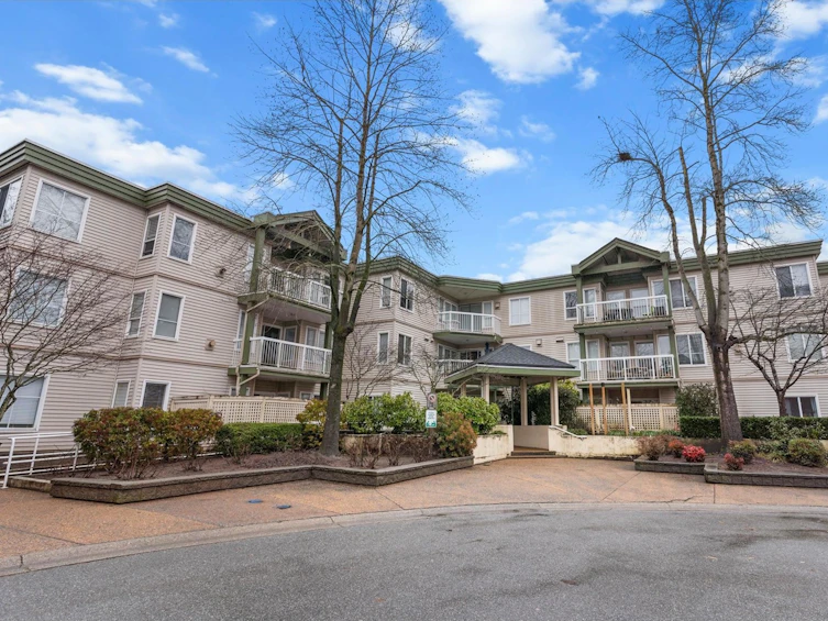 205-10678 138a, Surrey, BC, V3T 4L3