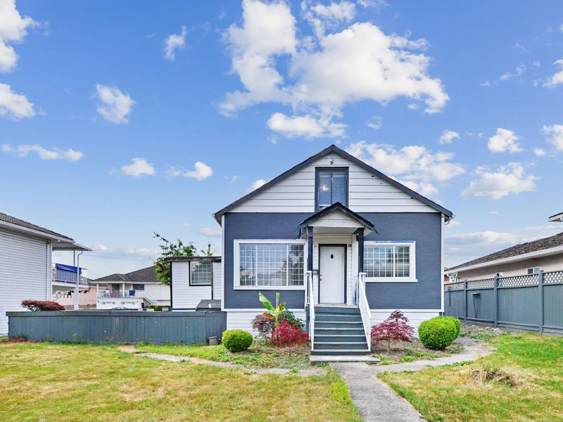 14308 72nd Avenue, Surrey BC V3W 2R1