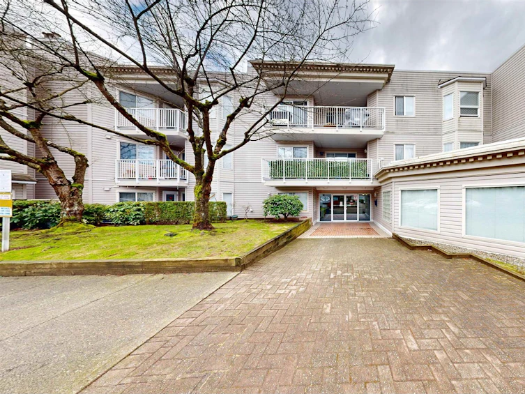 309-9940 151, Surrey, BC, V3R 0V3