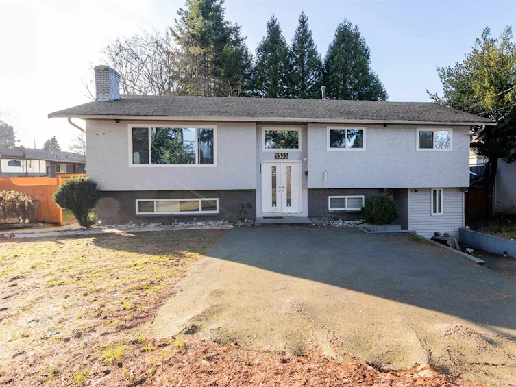 9525 125a Street, Surrey, BC, V3V 4Z3
