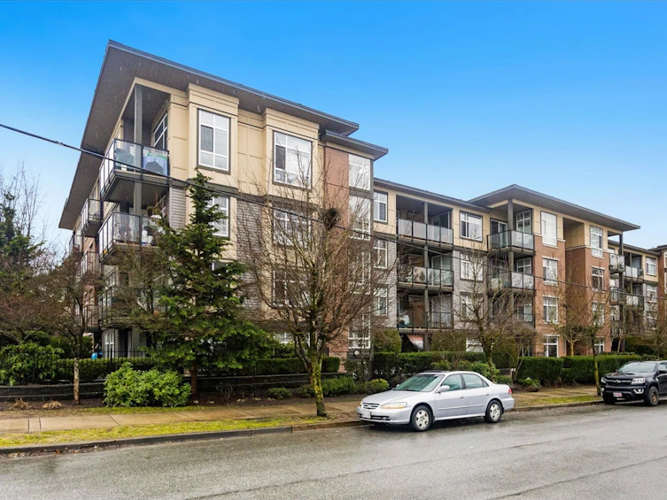 111-10788 139, Surrey, BC, V3T 0A6