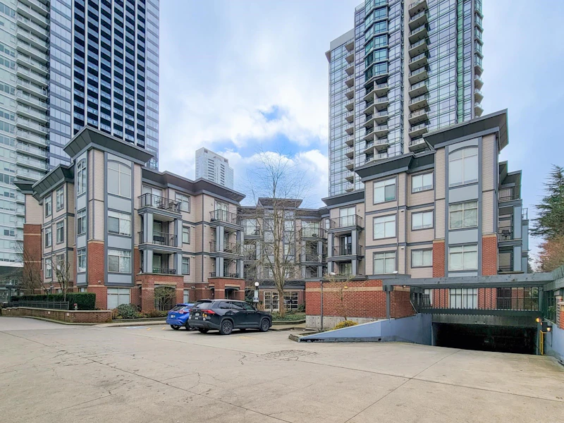 313 - 10455 University Drive, Surrey BC V3T 0A5