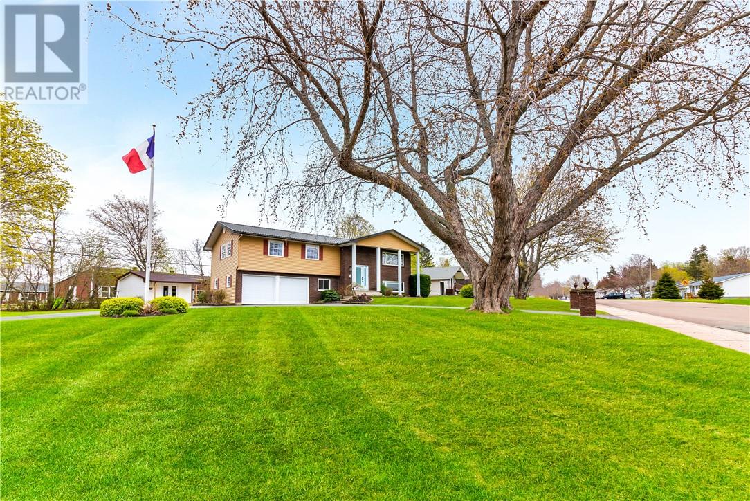 72 Smith Avenue, Shediac, NB, House For Sale REW