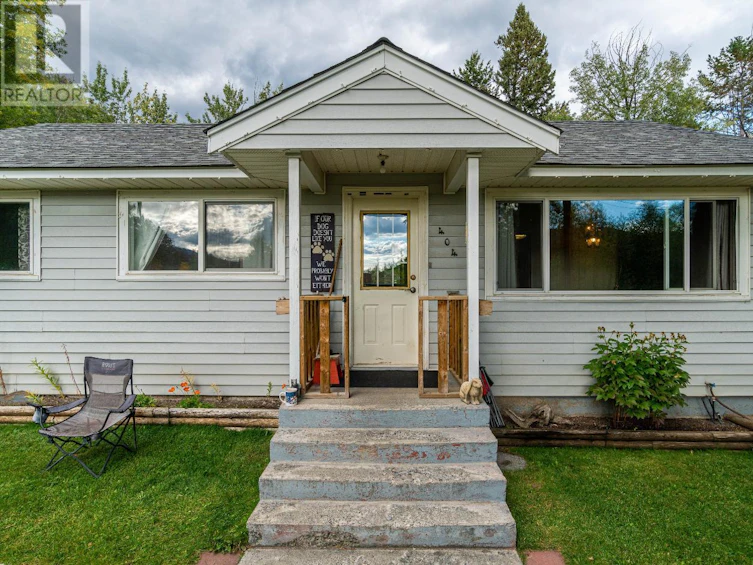 404 Mcdonald Ave Avenue, Clinton, BC, V0K 1K0
