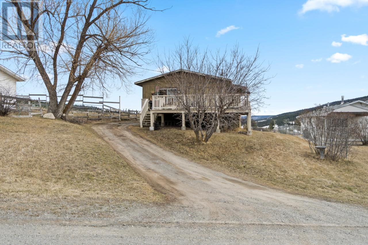 402 Spruce Ave Avenue, Clinton, BC, V0K 1K0