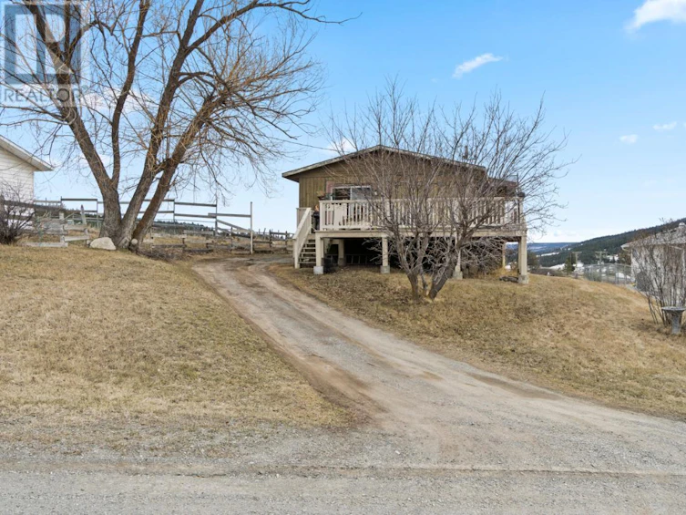 402 Spruce Ave Avenue, Clinton, BC, V0K 1K0