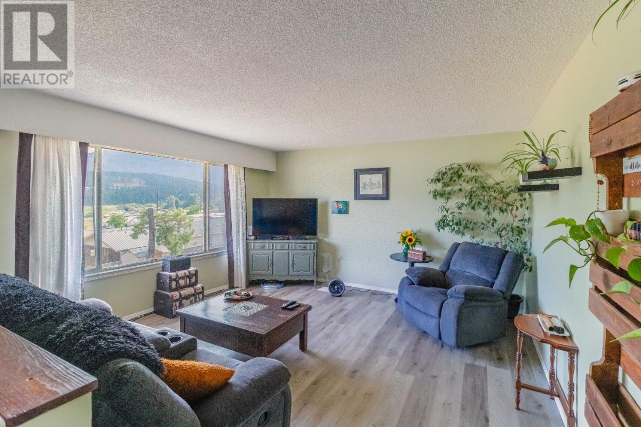 405 Fir Ave Avenue, Clinton, BC, V0K 1K0