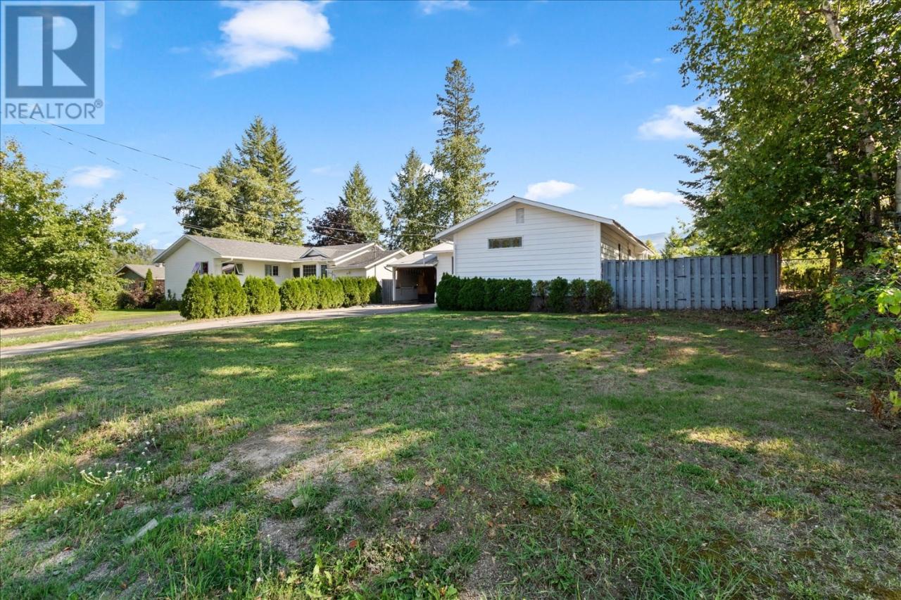 334 Robson Street Street, Clearwater, BC, V0E 1N1