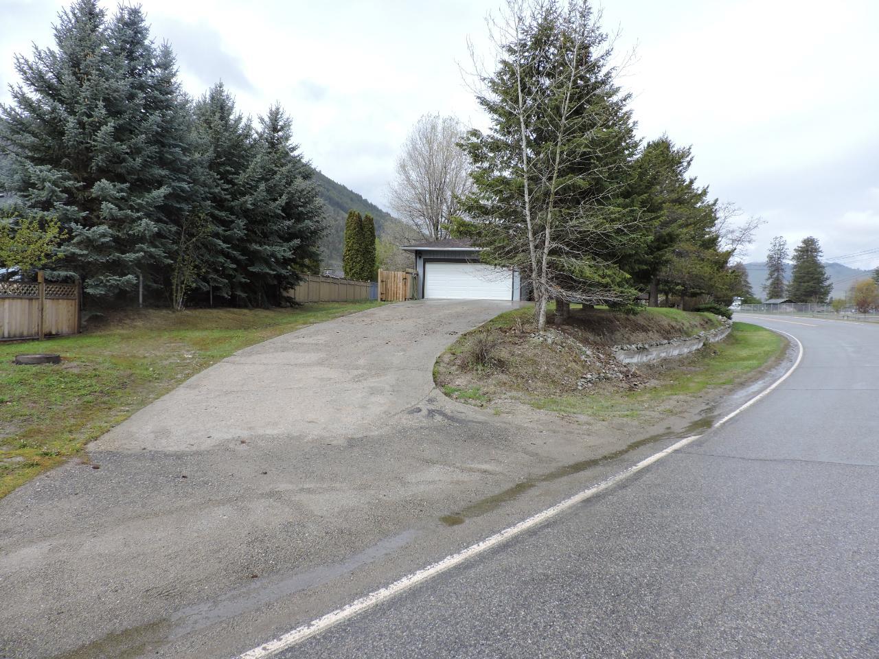 348 Dominion Street Street, Midway, BC, V0H 1M0