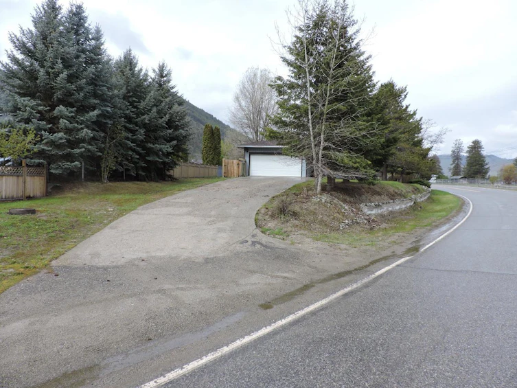 348 Dominion Street Street, Midway, BC, V0H 1M0