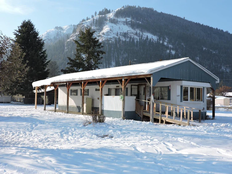 644 Seventh Avenue Avenue, Midway, BC, V0H 1M0